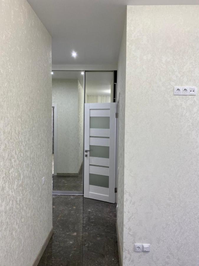 Люкс Апартаменти В Центрі Міста ,Жк Театральний Rivne Exterior foto